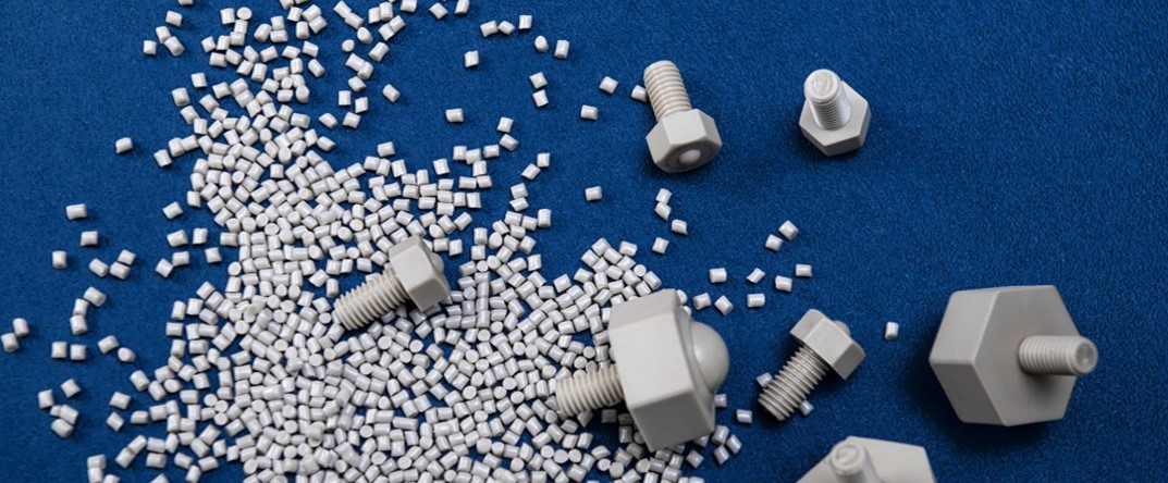 允拓材料科技股份有限公司 Link Upon Advanced Material Corp. 於 SEMICON Japan 2025 展出的工程塑膠螺絲展示樣品